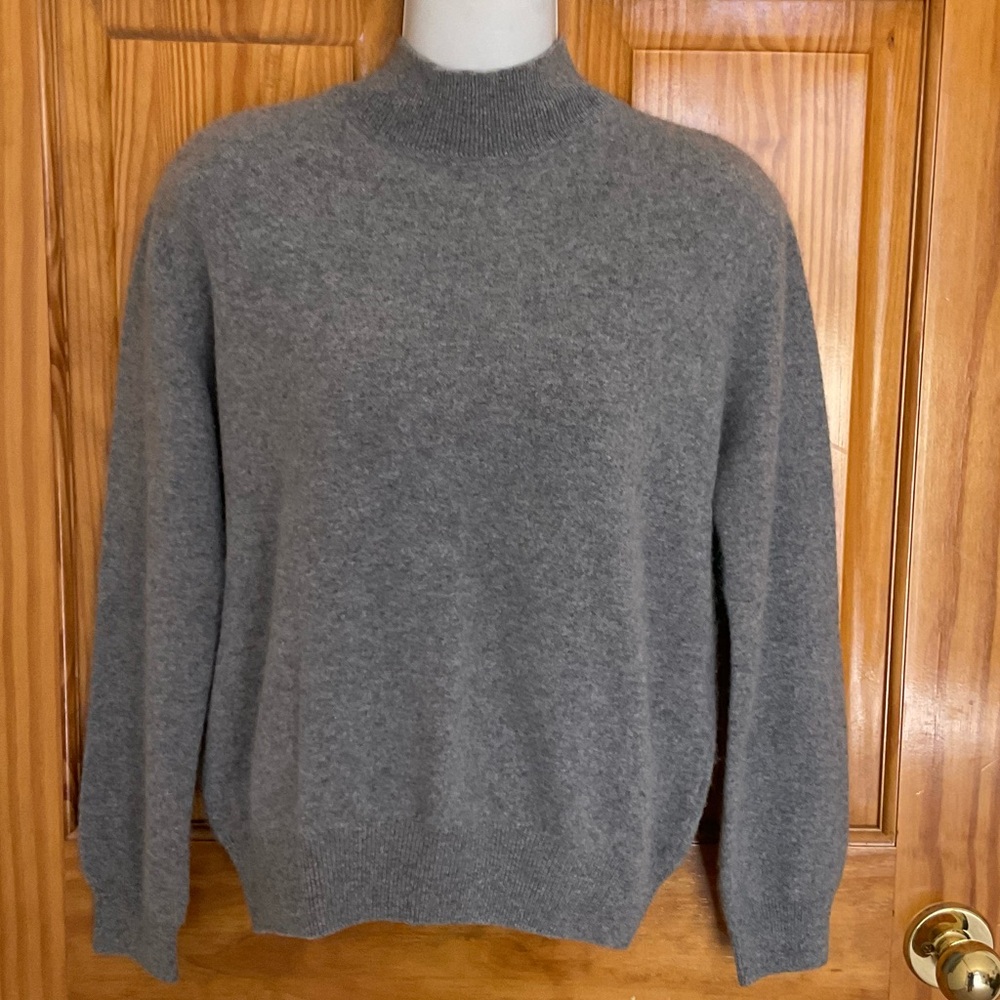 Hunt Club Soft Gray Cashmere Knit